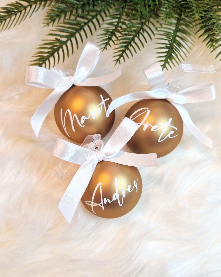 Nimelised matid jõulukuulid 6cm (erinevad värvid)